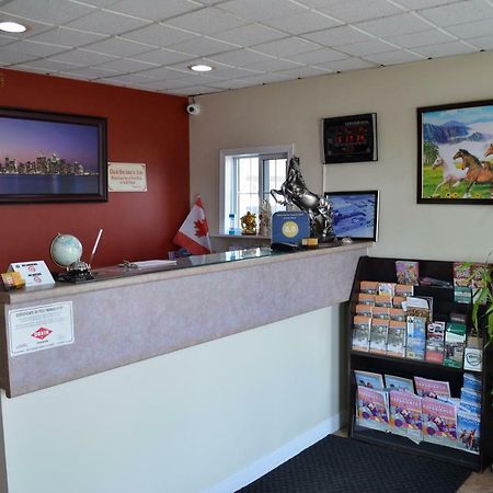 Lincoln Motel Sturgeon Falls Exteriér fotografie