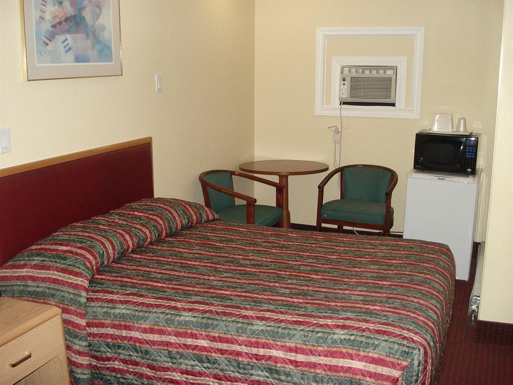 Lincoln Motel Sturgeon Falls Exteriér fotografie