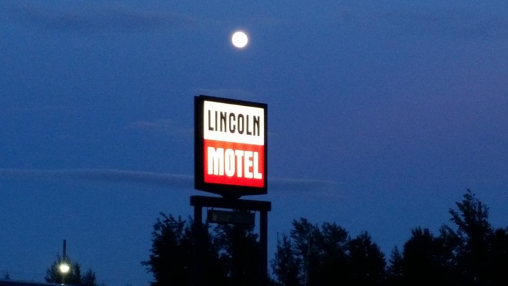 Lincoln Motel Sturgeon Falls Exteriér fotografie