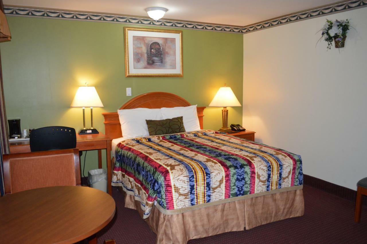 Lincoln Motel Sturgeon Falls Exteriér fotografie