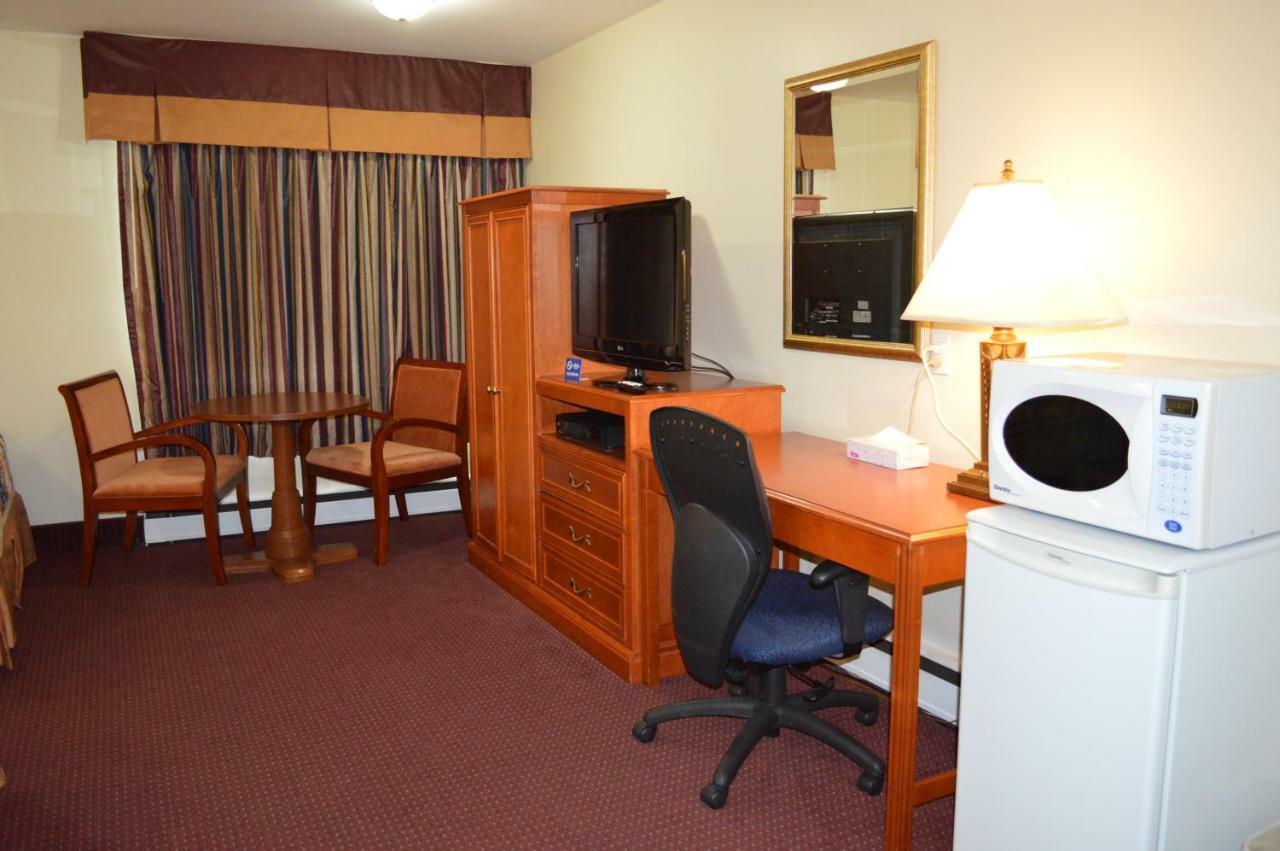Lincoln Motel Sturgeon Falls Exteriér fotografie